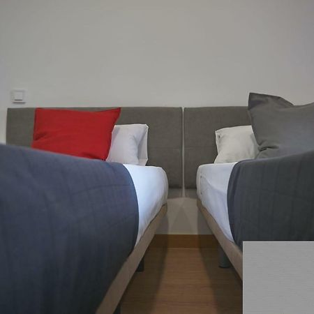 Gs Latina Hotel Мадрид Екстериор снимка