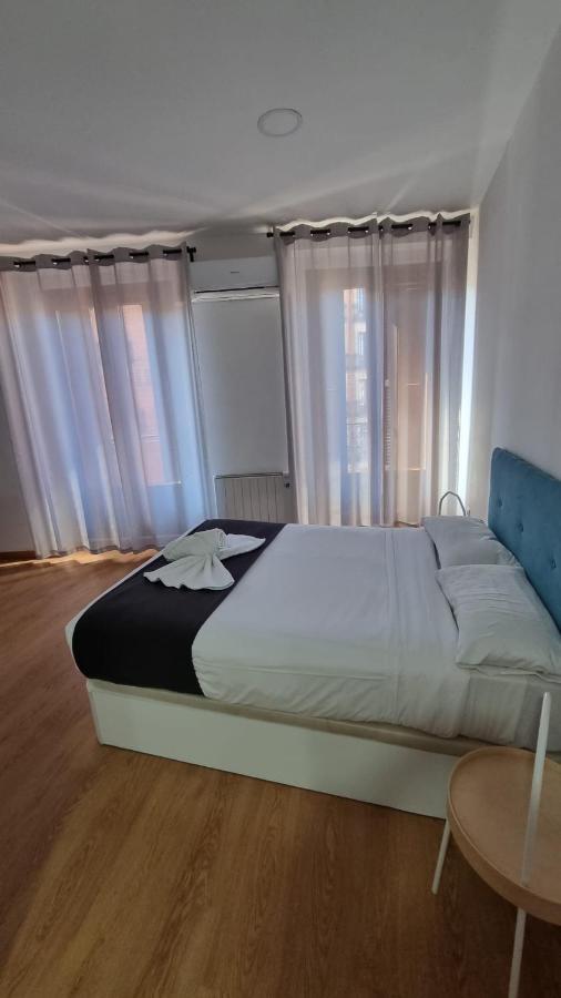 Gs Latina Hotel Мадрид Екстериор снимка