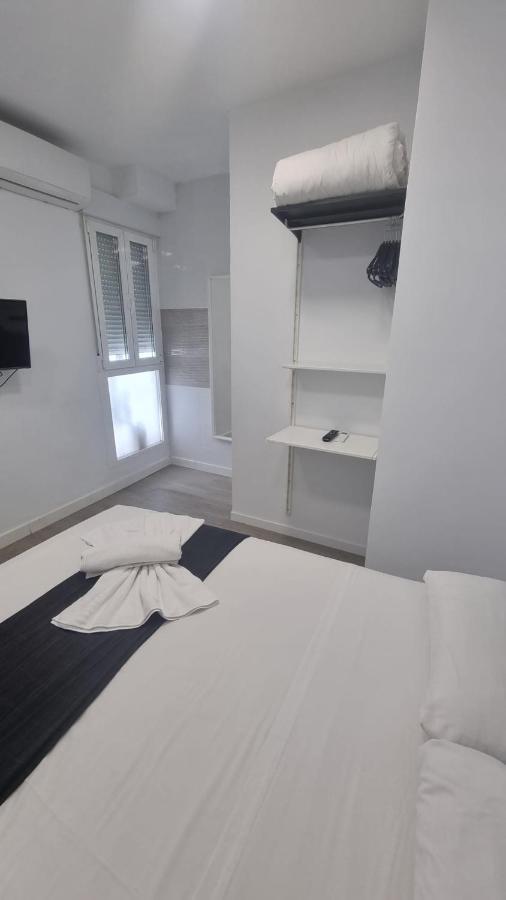 Gs Latina Hotel Мадрид Екстериор снимка