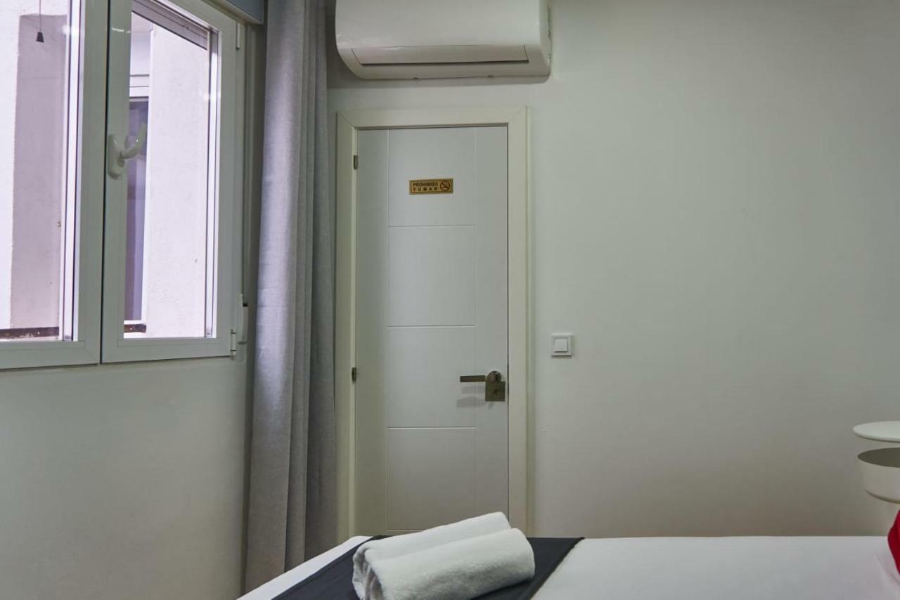 Gs Latina Hotel Мадрид Екстериор снимка