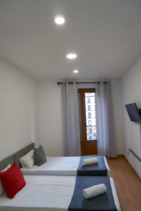 Gs Latina Hotel Мадрид Екстериор снимка